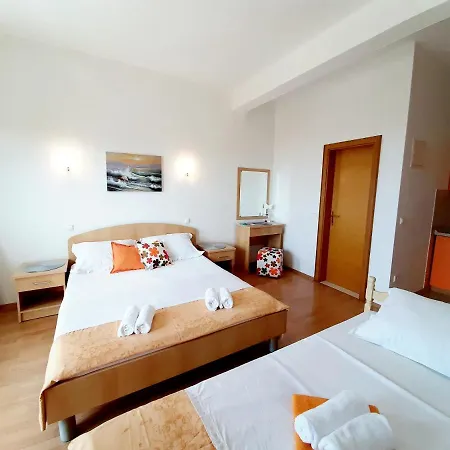 Apartament Akmadzic *