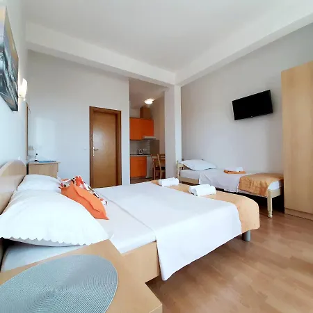 Apartament Akmadzic