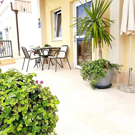 Apartmán Akmadzic