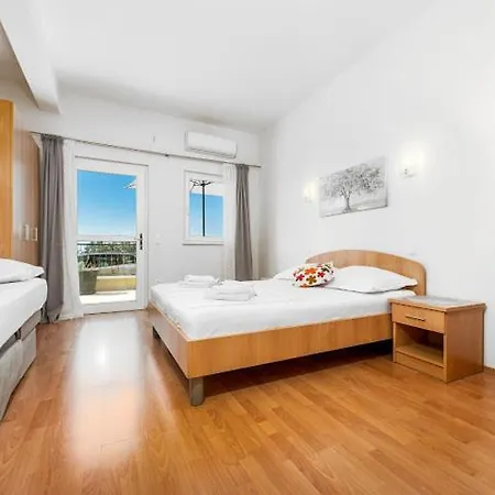 Akmadzic Apartmán *